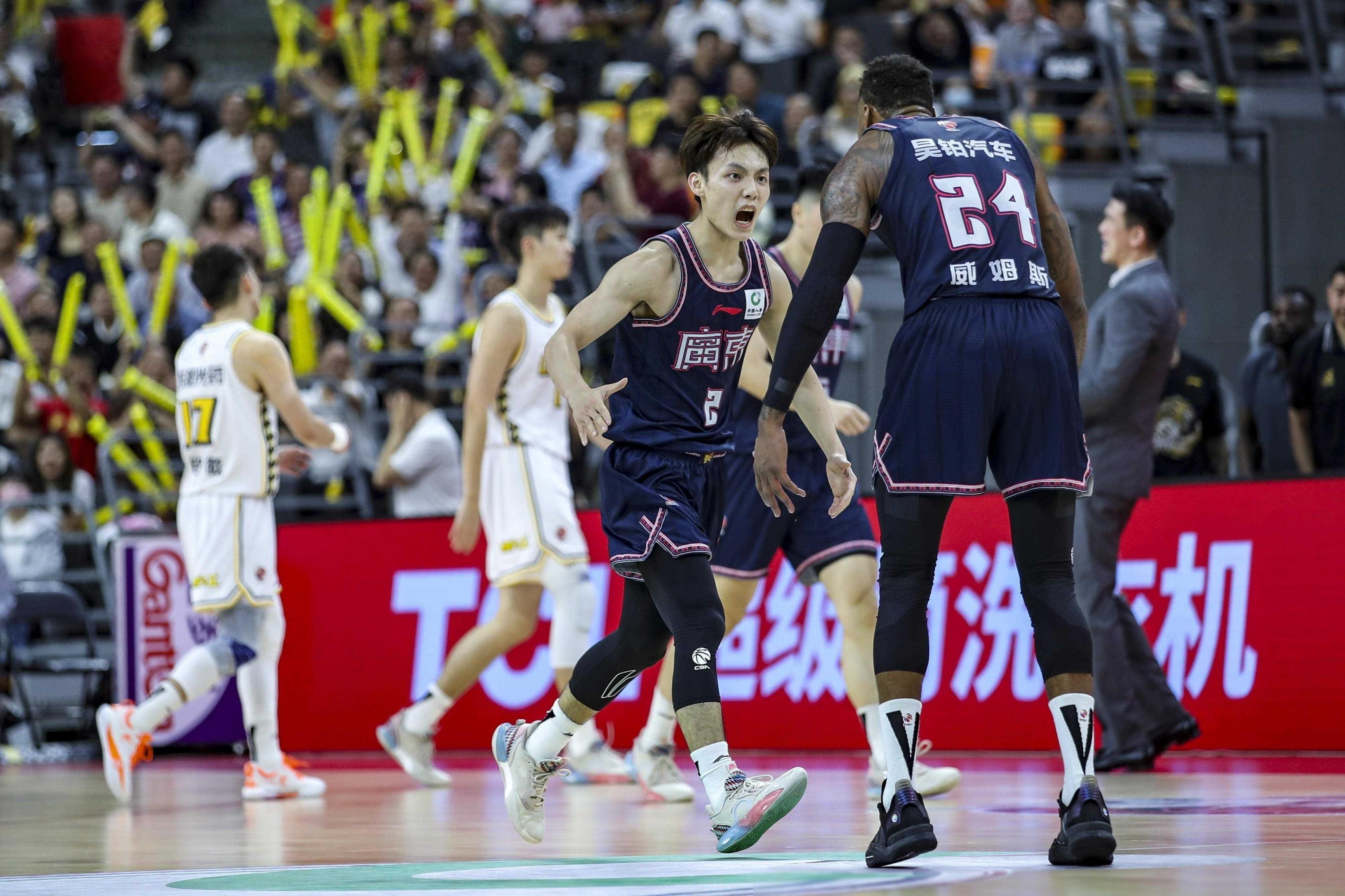 开云棋牌 -金州勇士迎CBA季后赛关键赛，关键时刻临场应变，质疑声仍在，训练强度明显提升(cba总决赛关键战今晚上演稠州众将再出发)