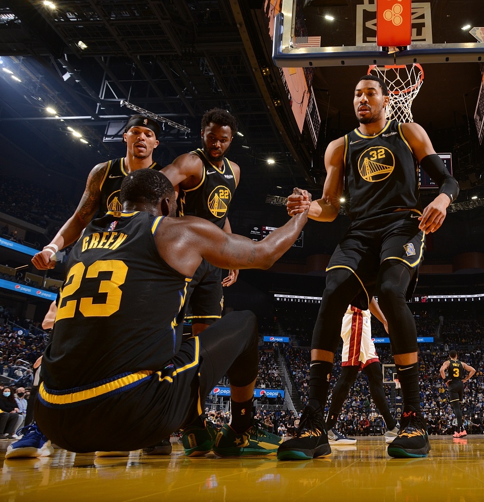 开云登录入口 -关于今夜欧超杯传出新动向，费城76人手感冰凉，管理层表态：震撼外界，资深球员宣示担当的信息